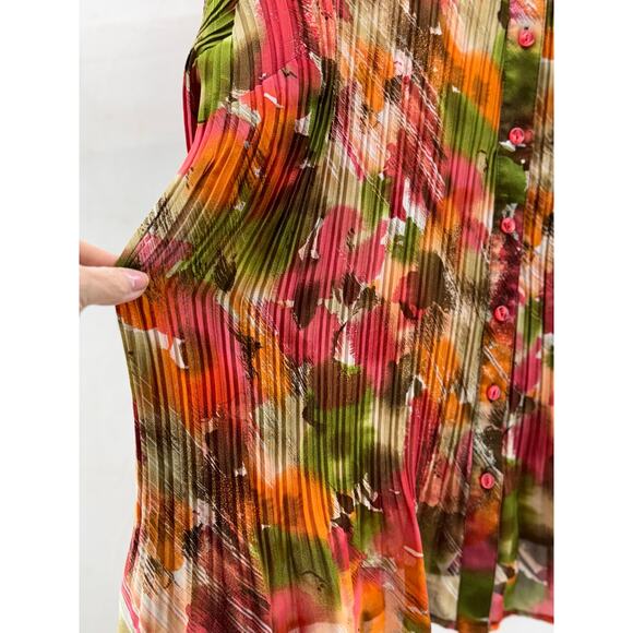 Maggie Barns 1X 18/20 W colorful lightweight floral button down has stretch - Picture 3 of 7